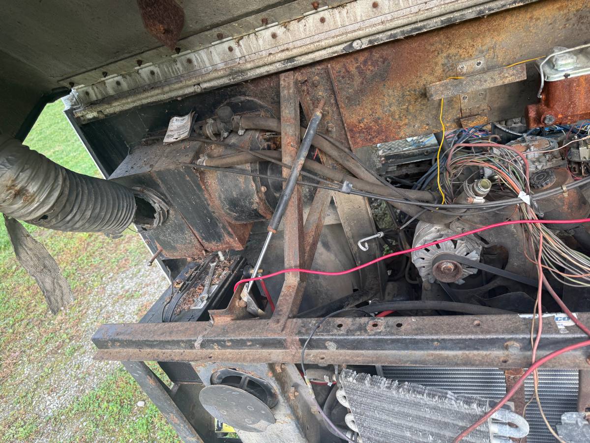 Chevrolet-p-series-1-ton-nominal-1988-white-11