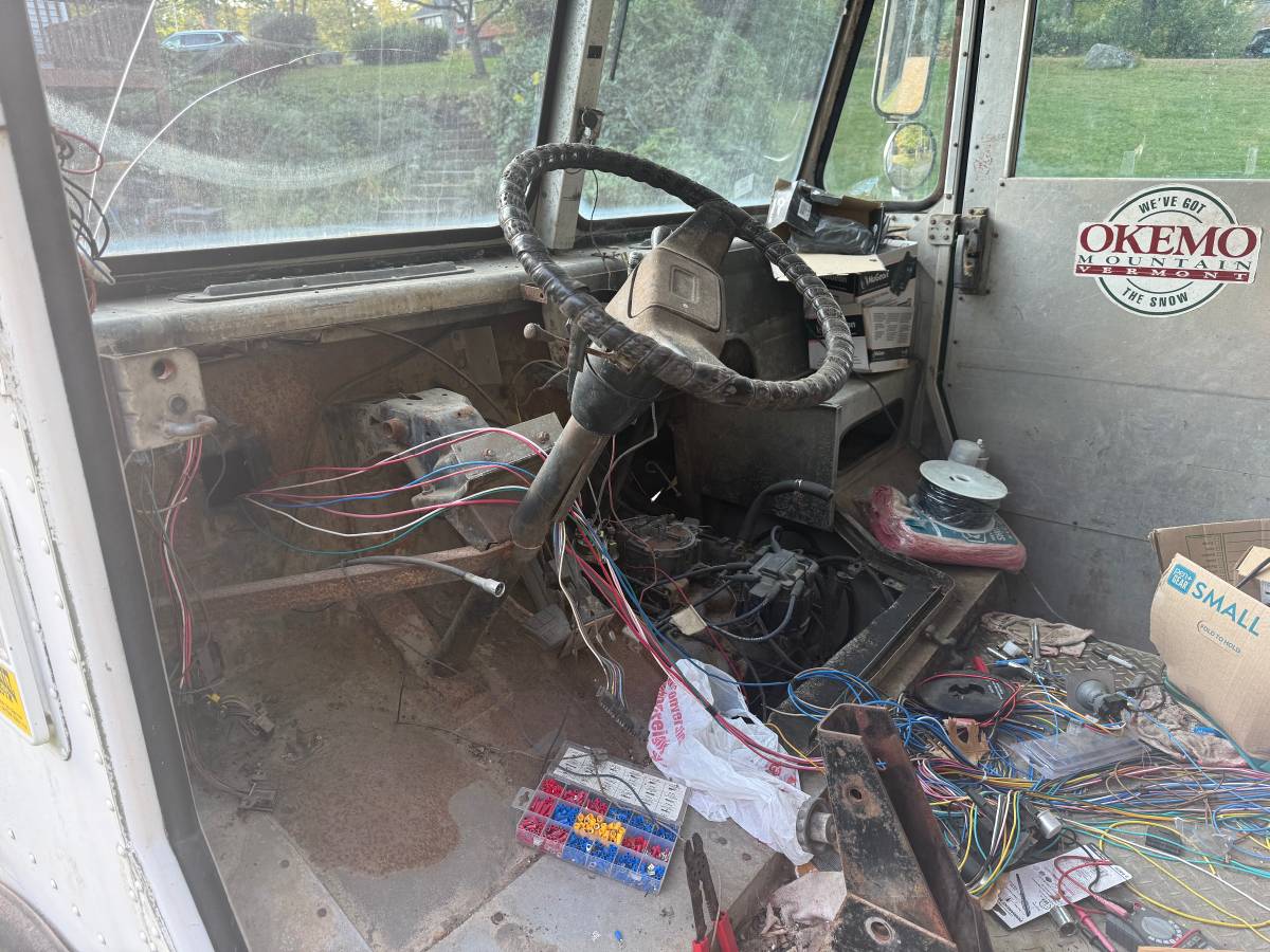 Chevrolet-p-series-1-ton-nominal-1988-white-4