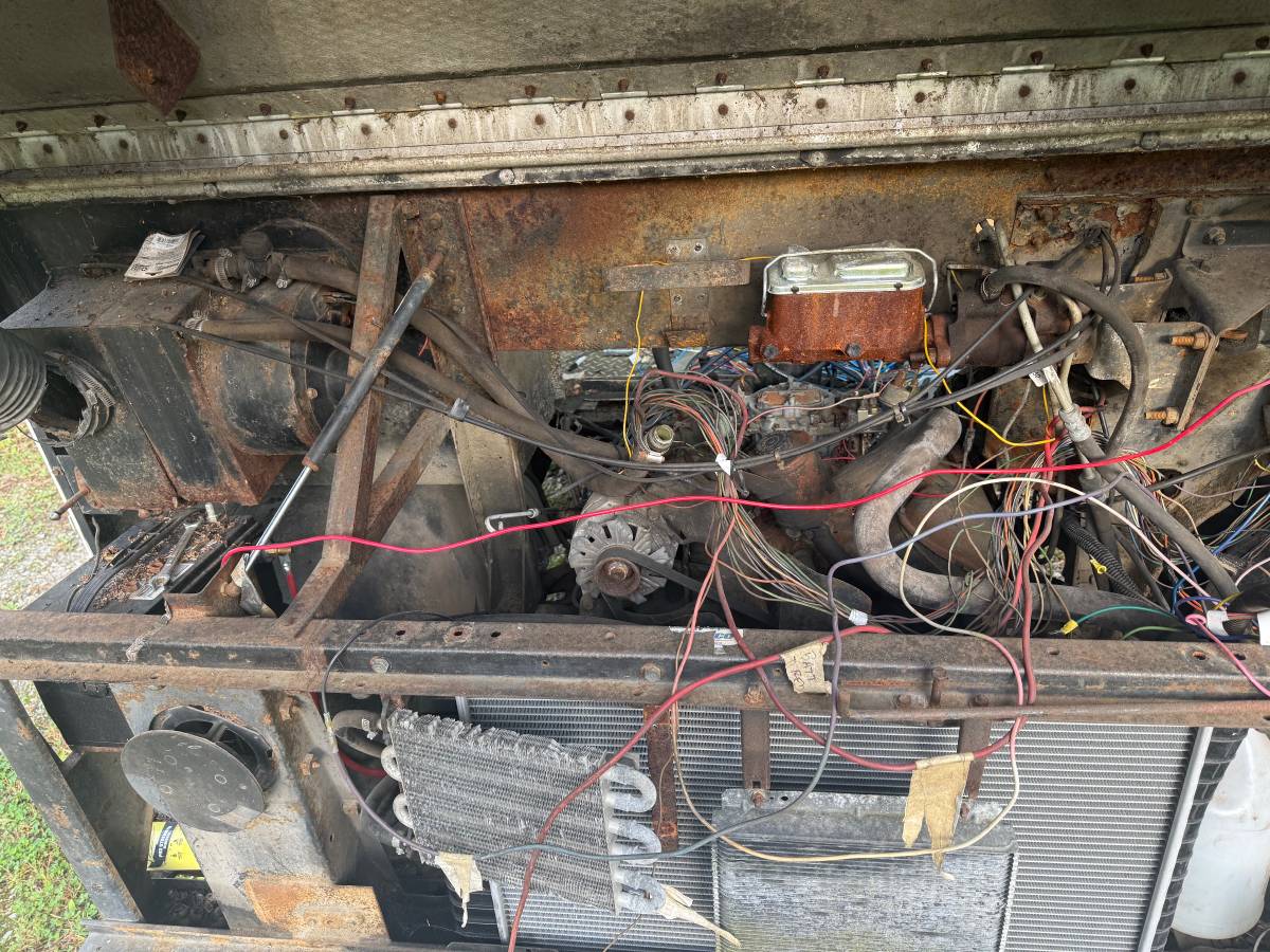 Chevrolet-p-series-1-ton-nominal-1988-white-8