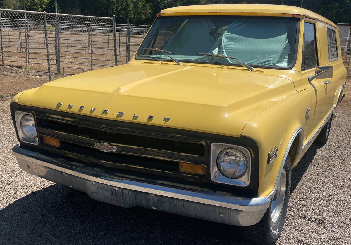 Chevrolet-panelambulance-1968-1