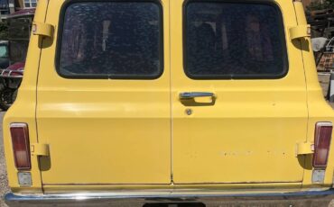 Chevrolet-panelambulance-1968-4