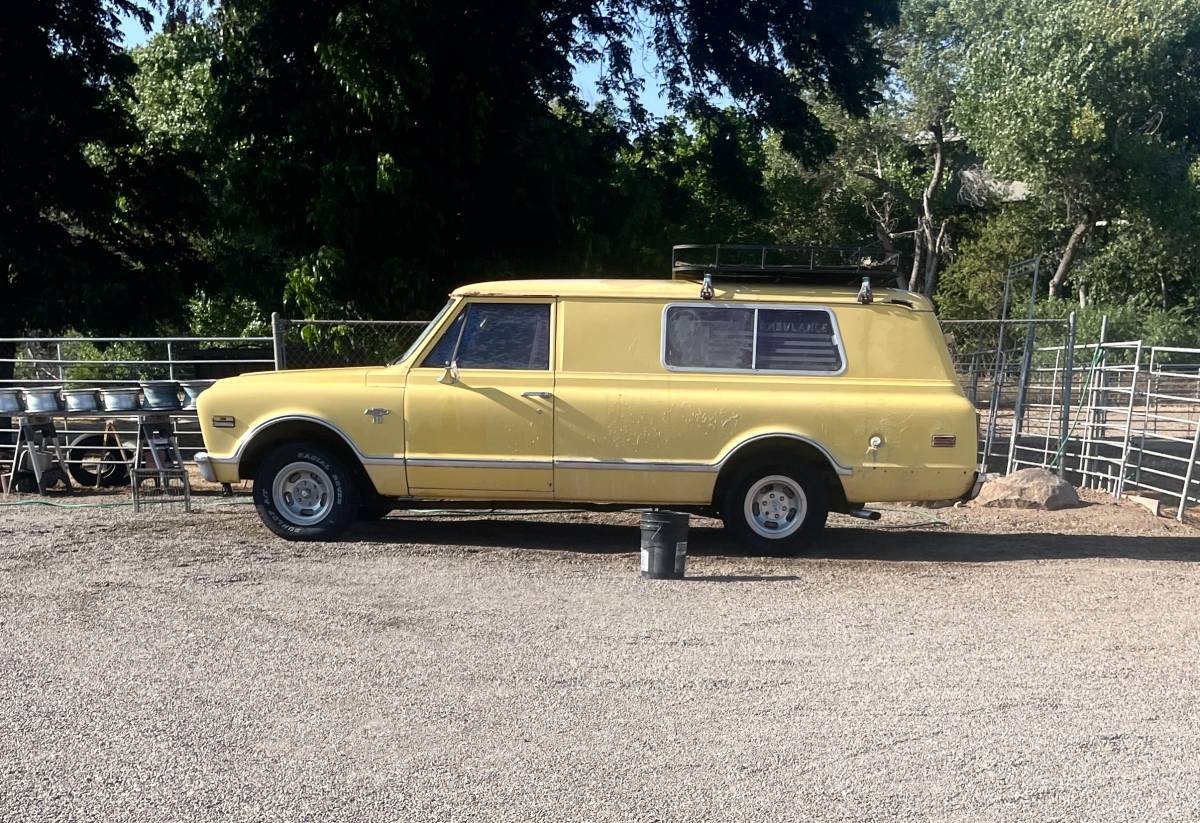 Chevrolet-panelambulance-1968-5