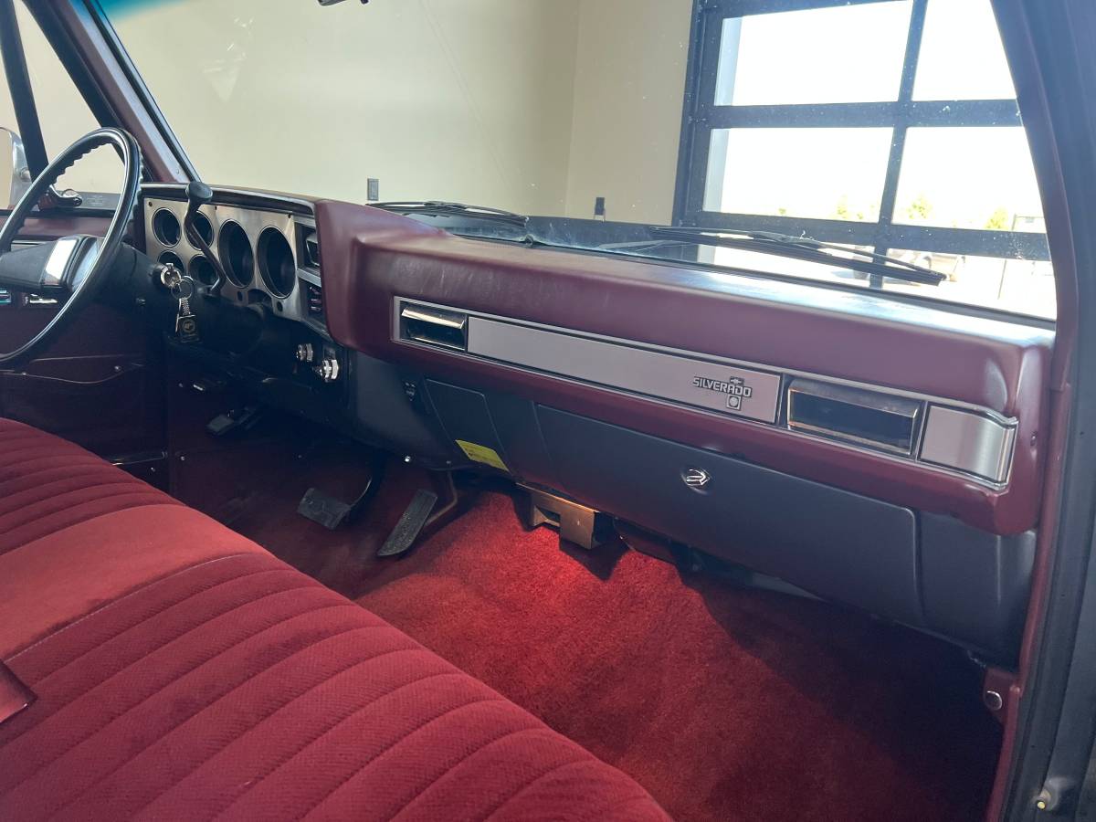 Chevrolet-r-conventional-12-ton-nominal-1987-red-13