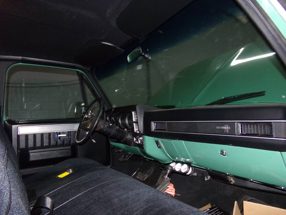 Chevrolet-rv-20-series-1987-green-33