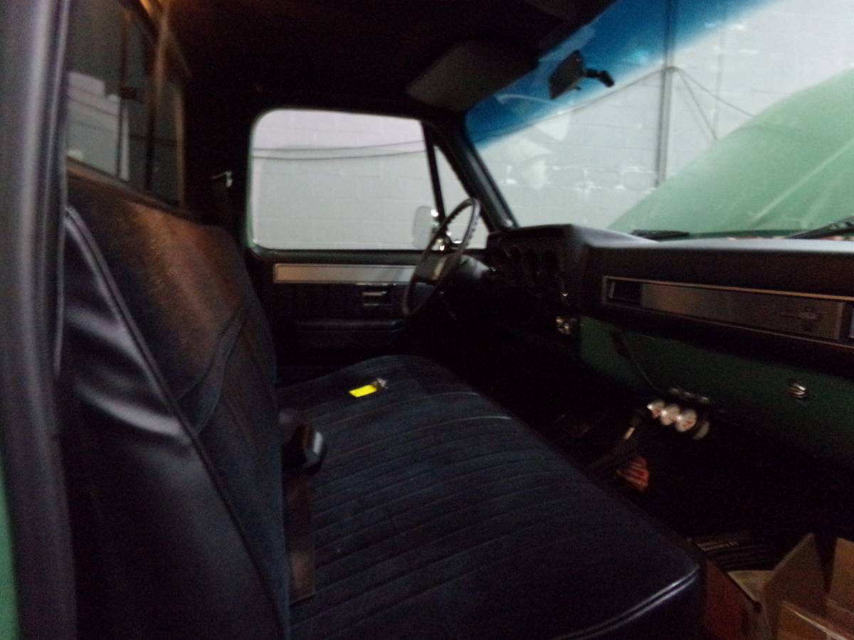 Chevrolet-rv-20-series-1987-green-37