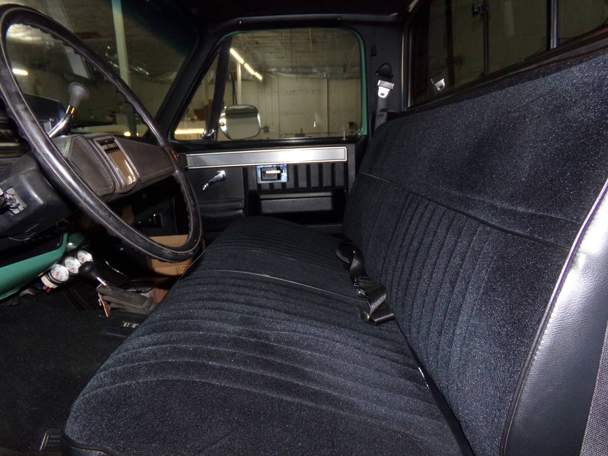 Chevrolet-rv-20-series-1987-green-38