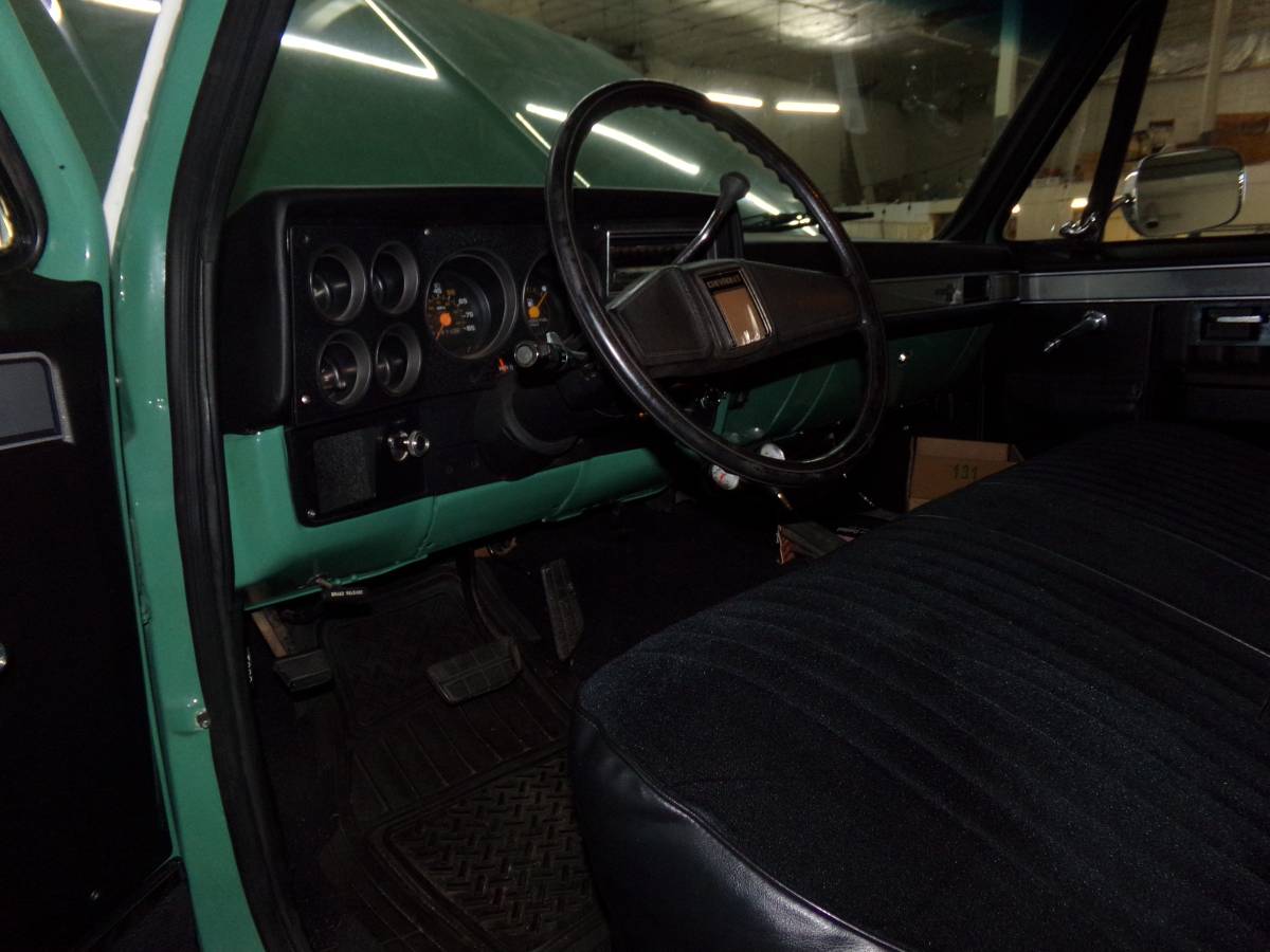Chevrolet-rv-20-series-1987-green-39