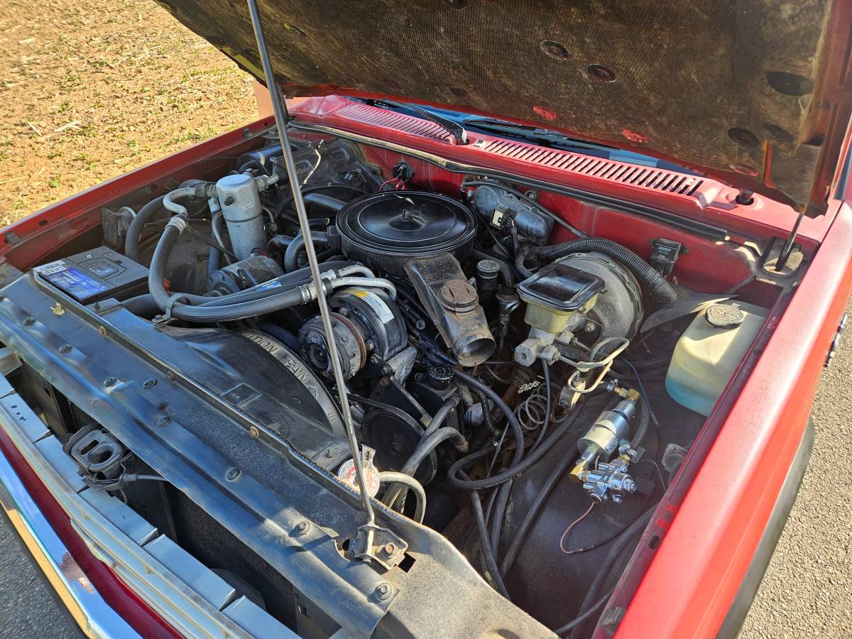 Chevrolet-s-10-pickup-12-ton-1983-red-16
