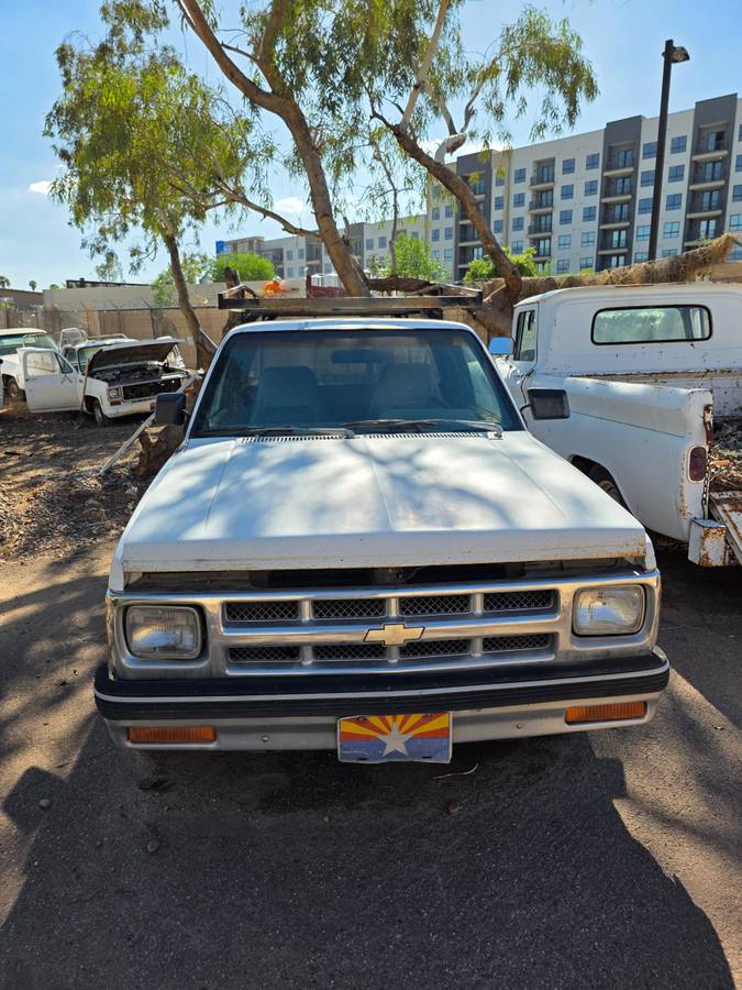 Chevrolet-s-10-pickup-12-ton-nominal-1991-white-4