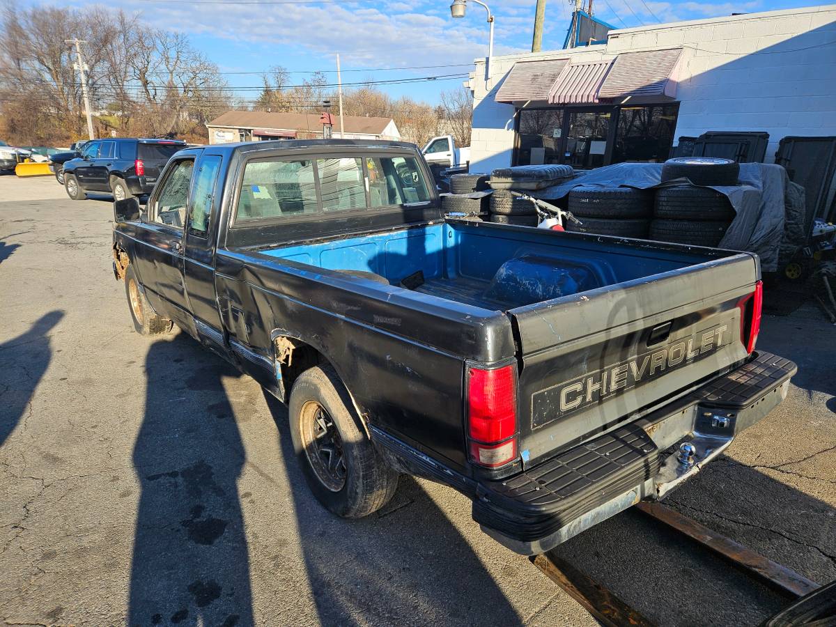 Chevrolet-s-10-pickup-1993-black-2