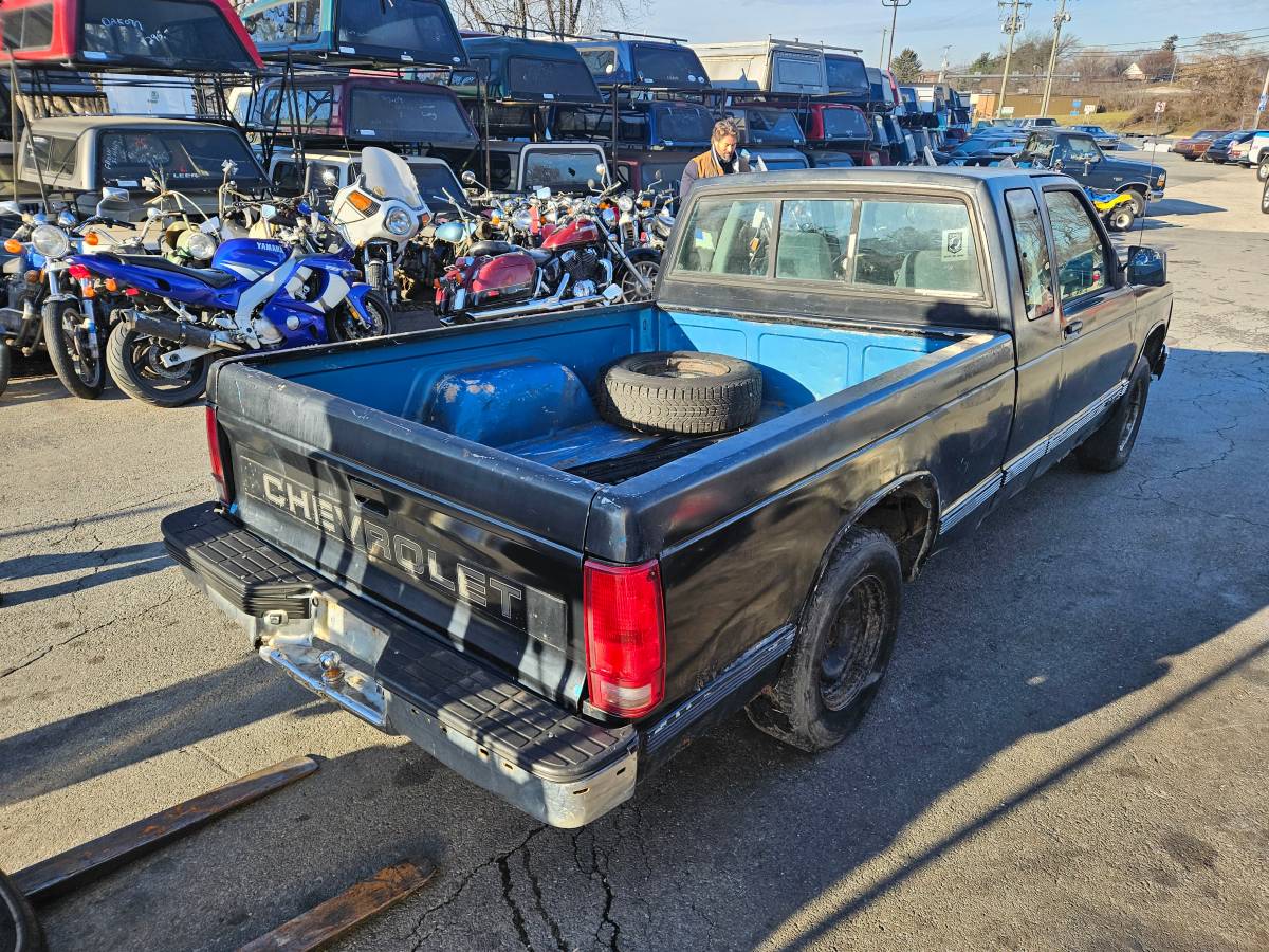 Chevrolet-s-10-pickup-1993-black-3