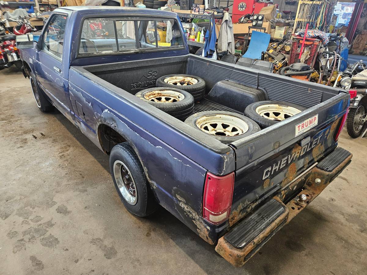 Chevrolet-s-10-pickup-small-conventional-cab-1987-blue-3