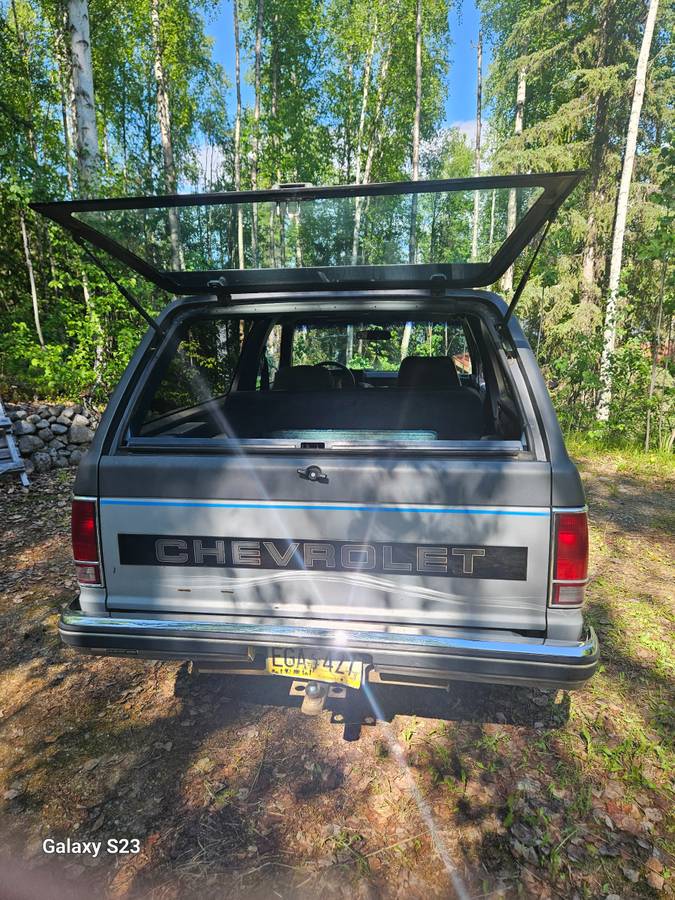 Chevrolet-s10-blazer-4x4-1987-grey-9