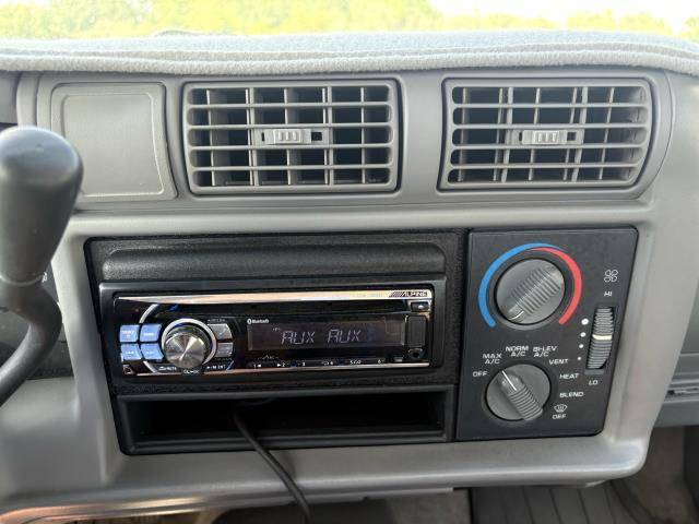 Chevrolet-s10-pickup-1995-custom-31