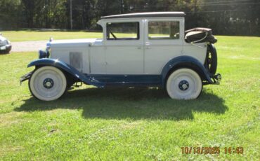 Chevrolet-sedan-1929-blue-11