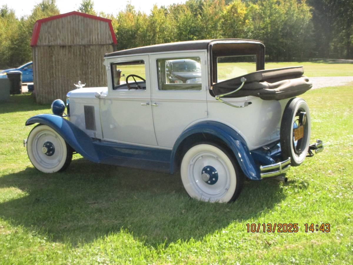 Chevrolet-sedan-1929-blue-12