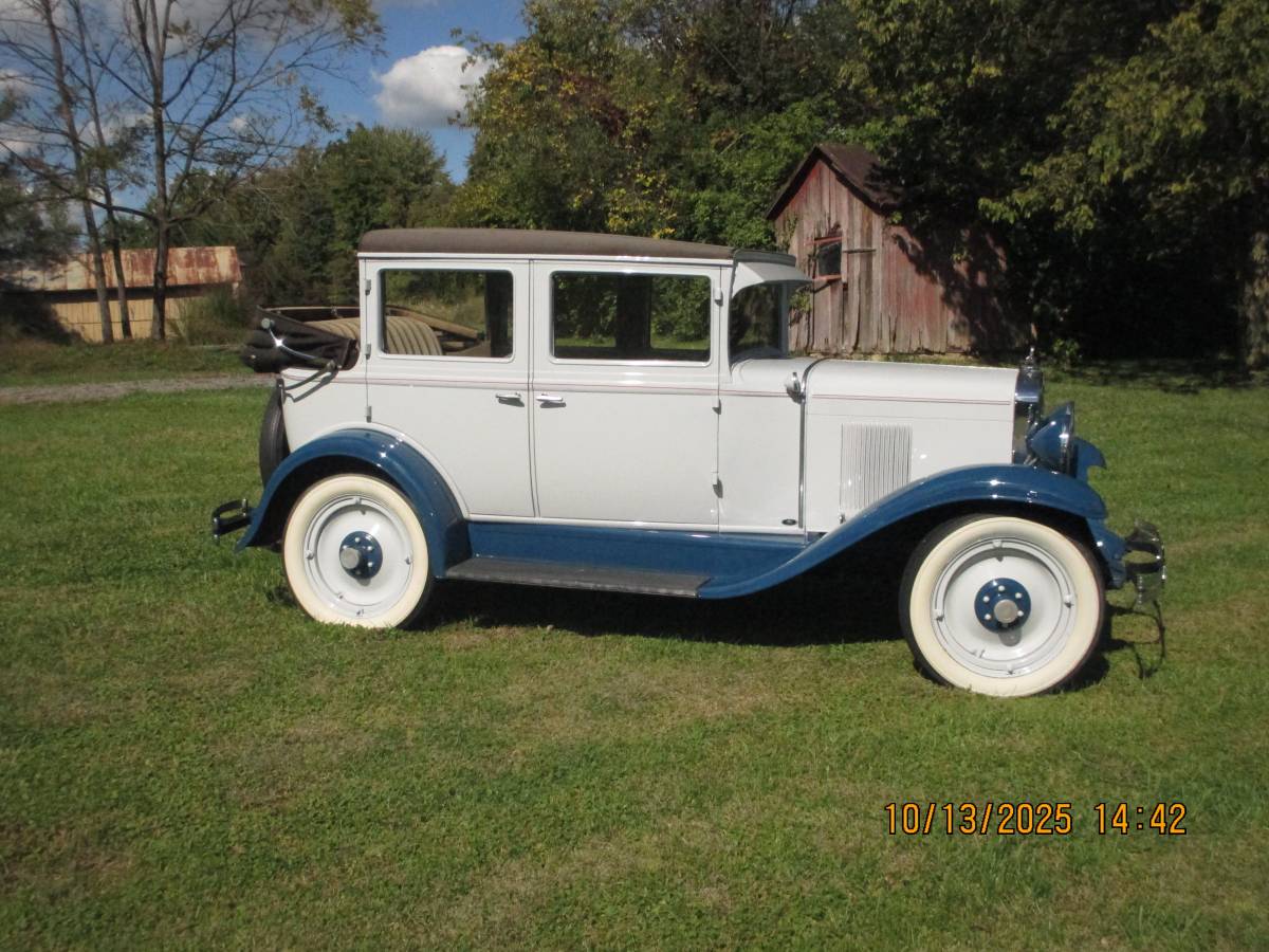 Chevrolet-sedan-1929-blue-15