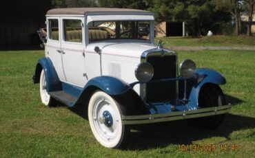 Chevrolet-sedan-1929-blue-16