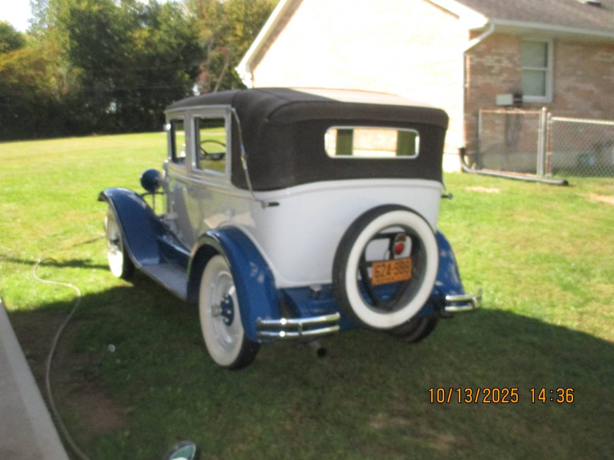 Chevrolet-sedan-1929-blue-4