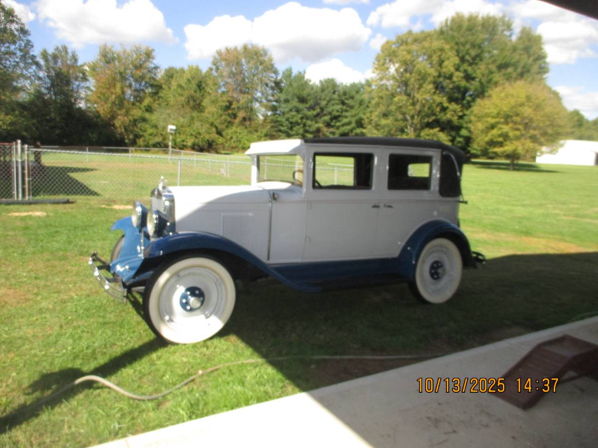 Chevrolet-sedan-1929-blue-7