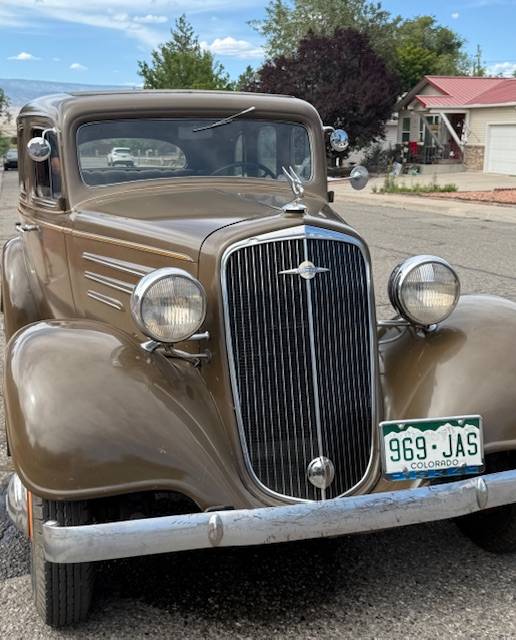 Chevrolet-sedan-1934-brown-11