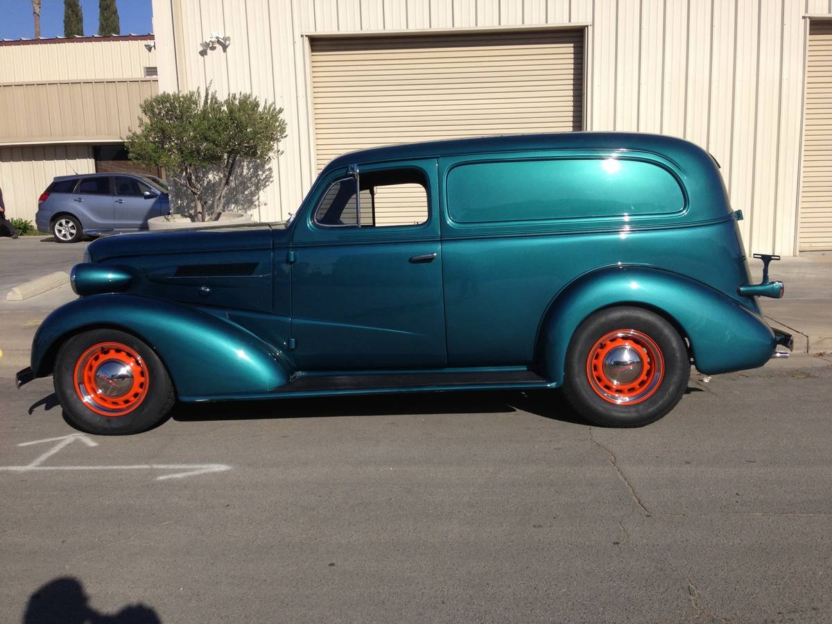 Chevrolet-sedan-delivery-1937-custom-3