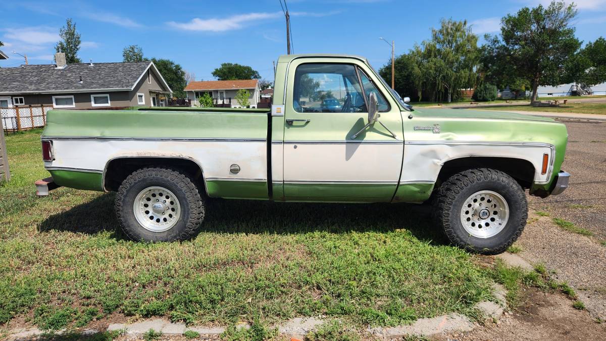 Chevrolet-silverado-1500-1975-green-3