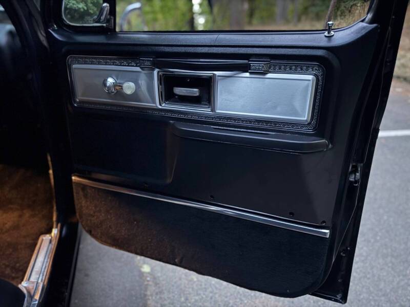 Chevrolet-silverado-1500-1980-black-46