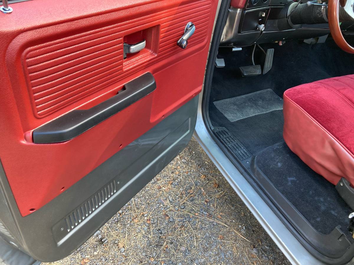 Chevrolet-silverado-1500-1980-silver-1