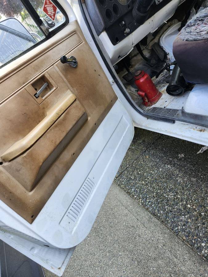 Chevrolet-silverado-1500-1981-white-8