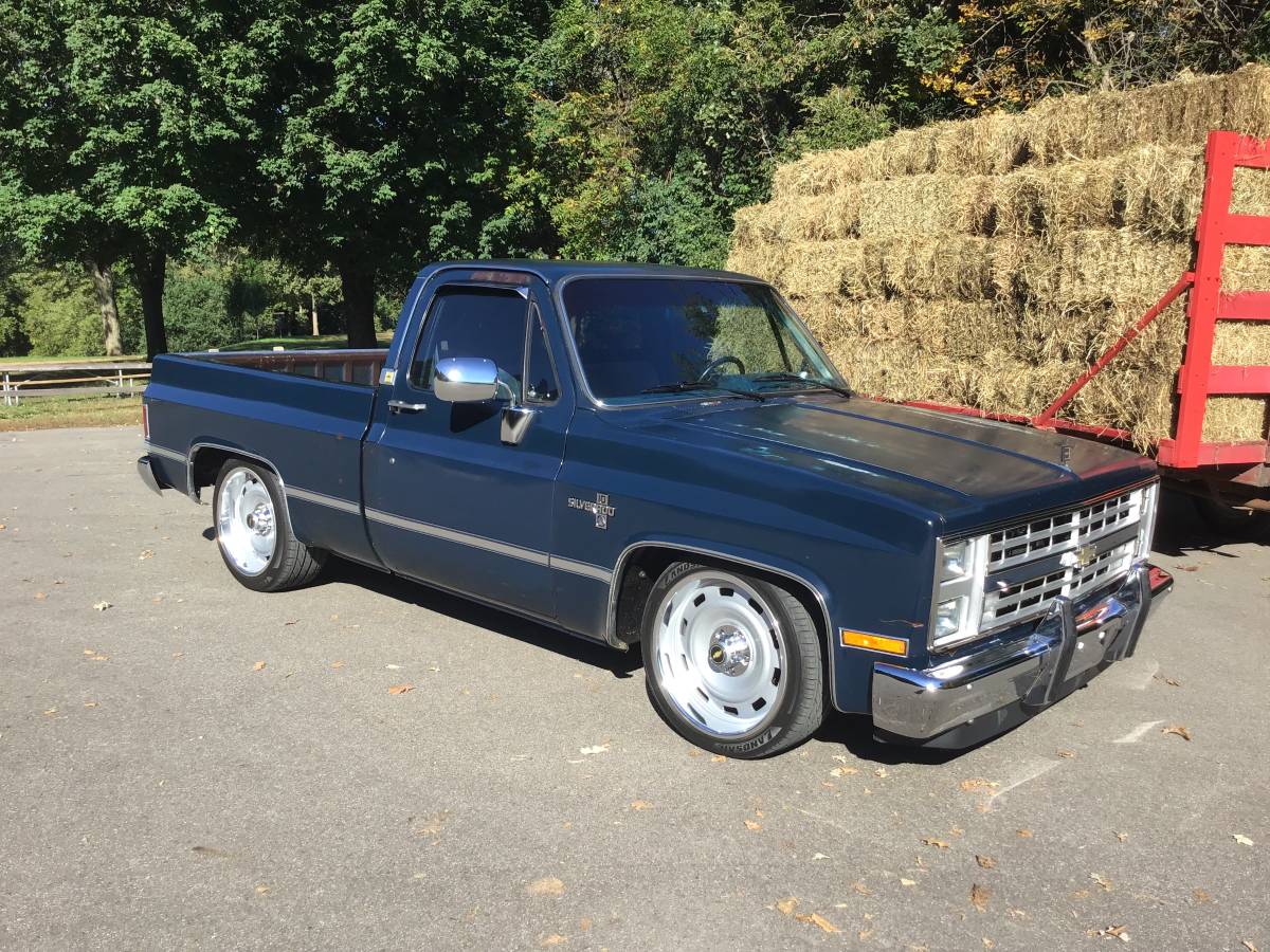 Chevrolet-silverado-1500-1985-blue-1