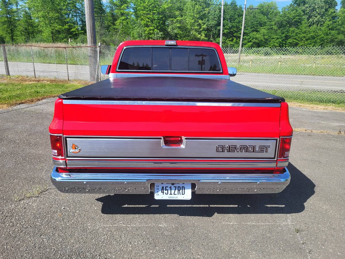 Chevrolet-silverado-1500-1985-red-1