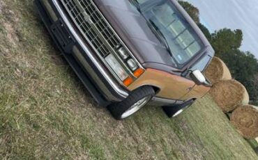 Chevrolet-silverado-1500-1988-brown