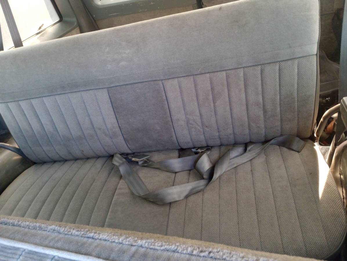 Chevrolet-silverado-1500-1989-grey-1