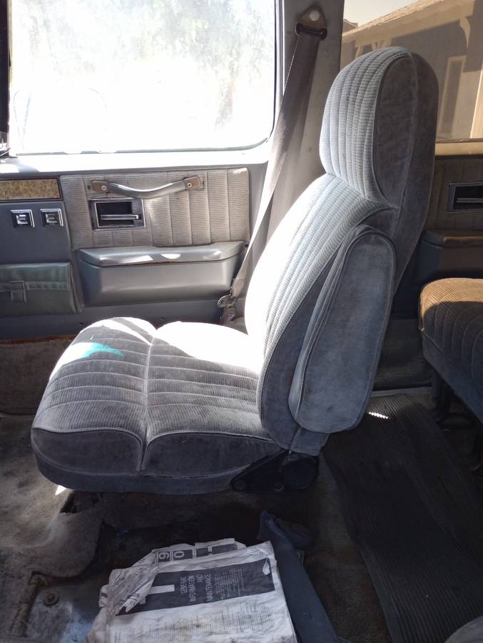 Chevrolet-silverado-1500-1989-grey-8