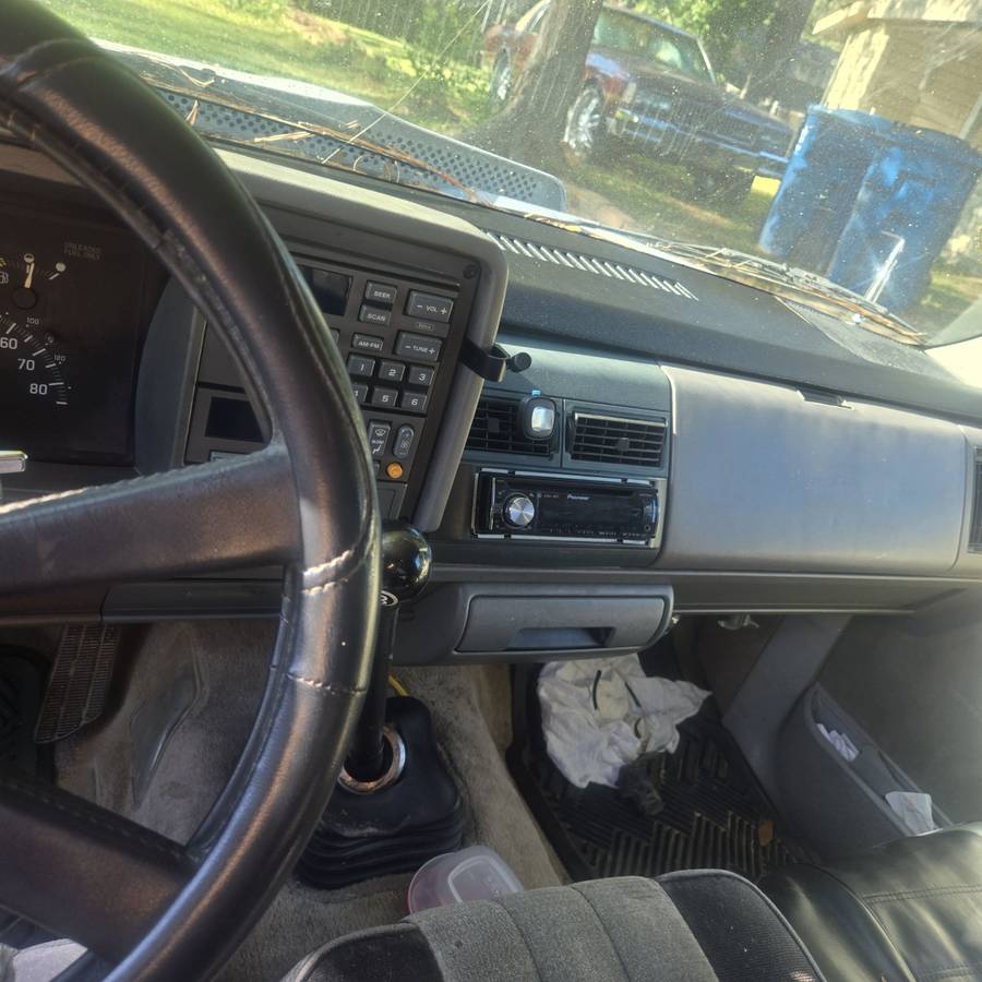 Chevrolet-silverado-1500-1994-grey-1
