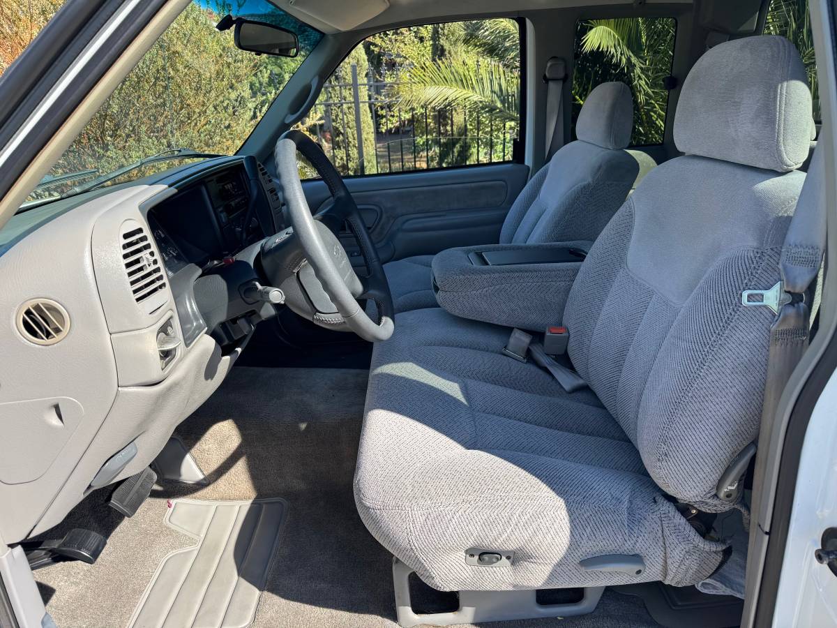 Chevrolet-silverado-1500-1996-white-15