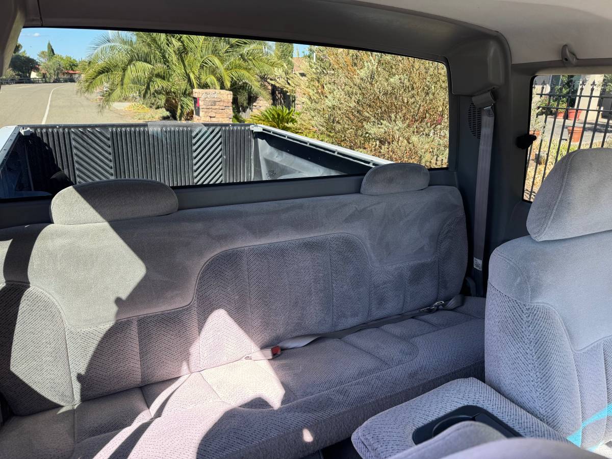 Chevrolet-silverado-1500-1996-white-17