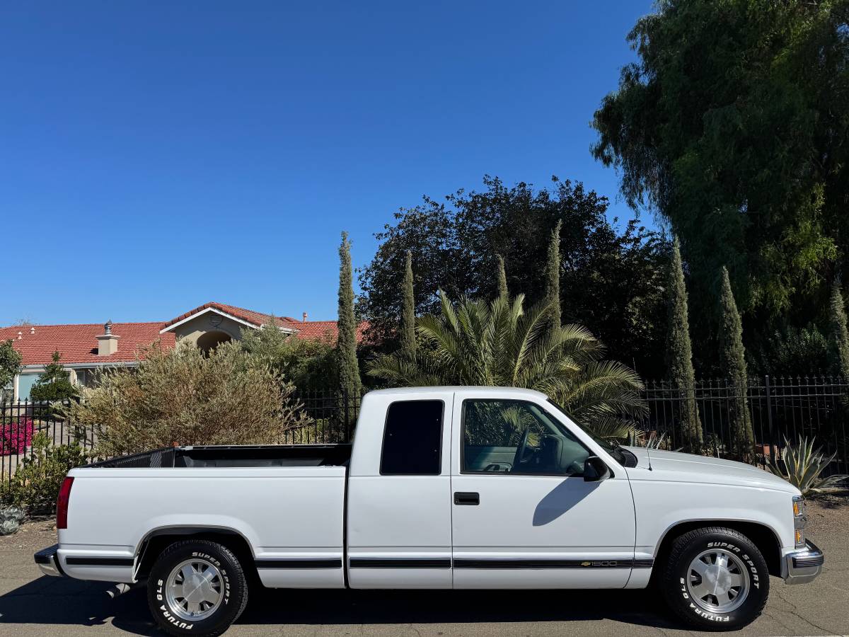 Chevrolet-silverado-1500-1996-white-3