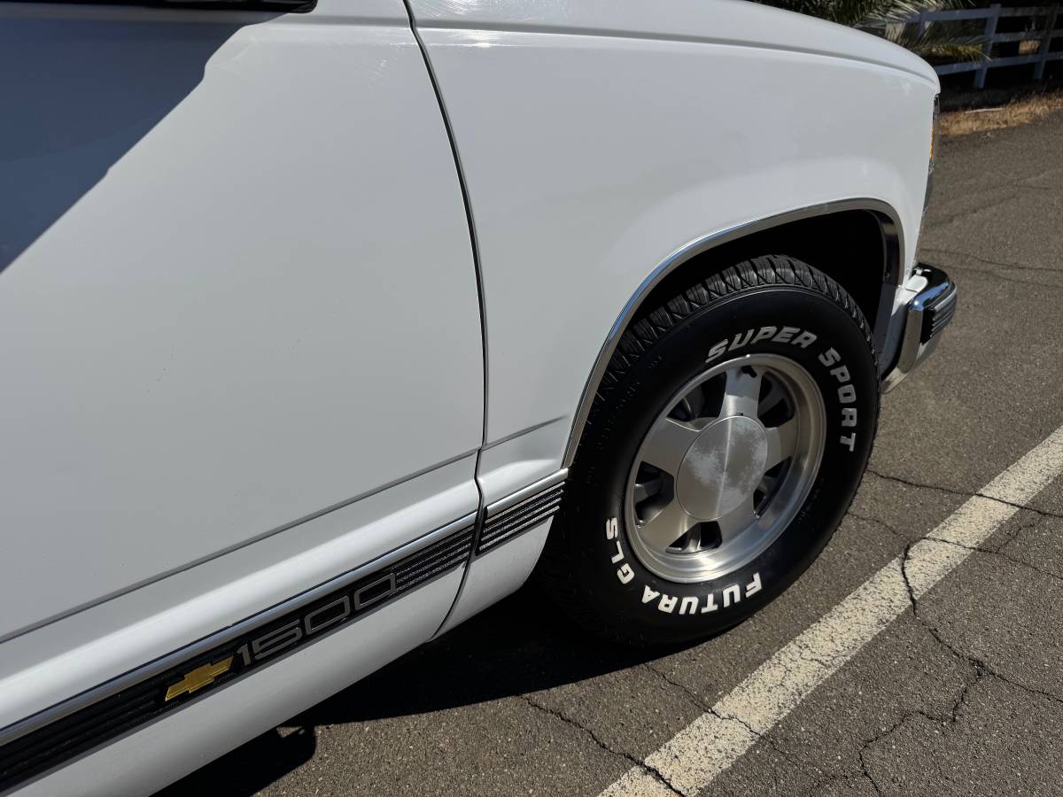 Chevrolet-silverado-1500-1996-white-9