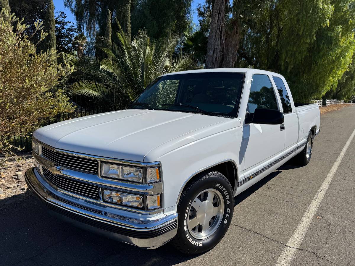 Chevrolet-silverado-1500-1996-white