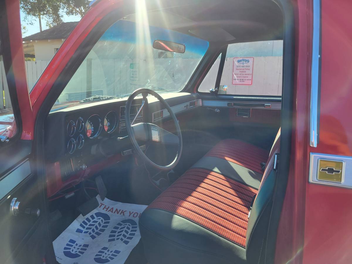 Chevrolet-silverado-1982-red-8