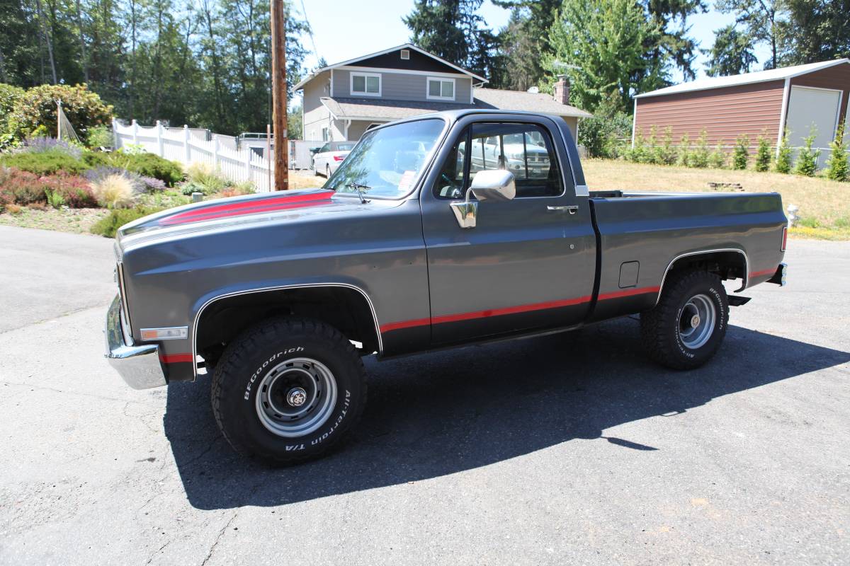 Chevrolet-silverado-1986-grey-1