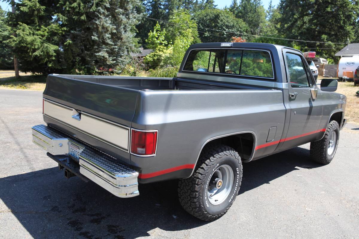 Chevrolet-silverado-1986-grey-3