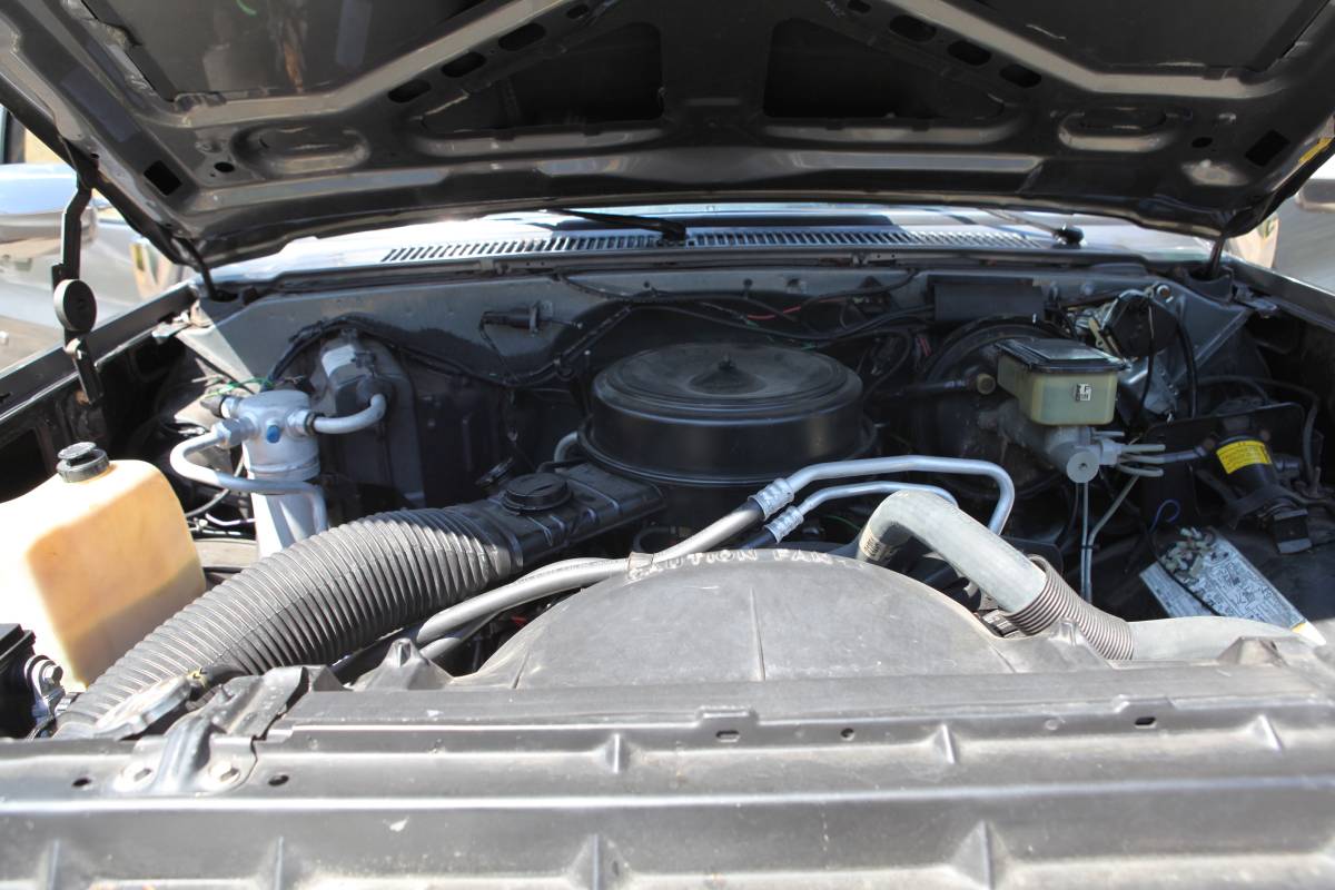 Chevrolet-silverado-1986-grey-7