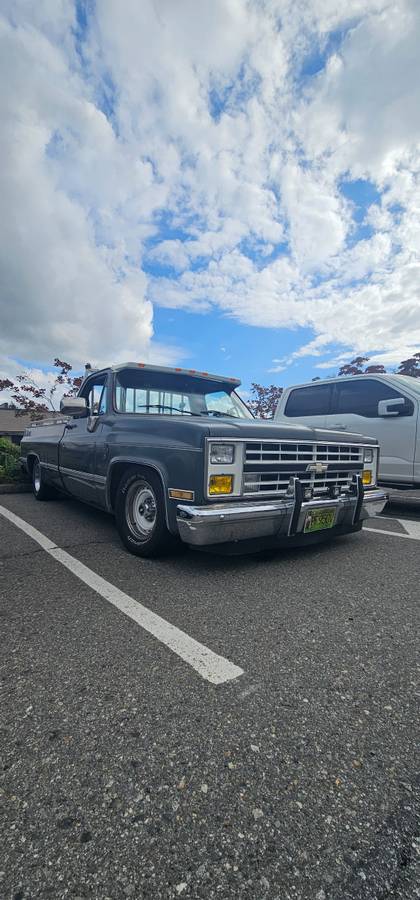 Chevrolet-silverado-1986-grey