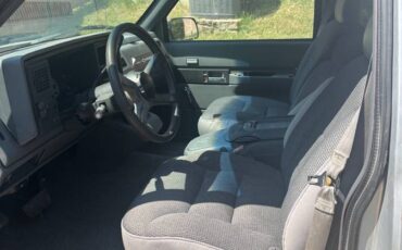 Chevrolet-silverado-1988-grey-2