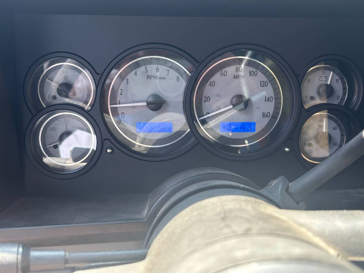 Chevrolet-silverado-1988-grey-6