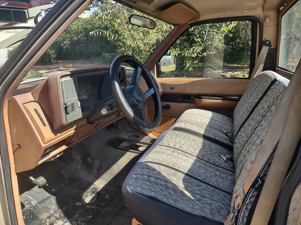 Chevrolet-silverado-2500hd-1989-brown-4