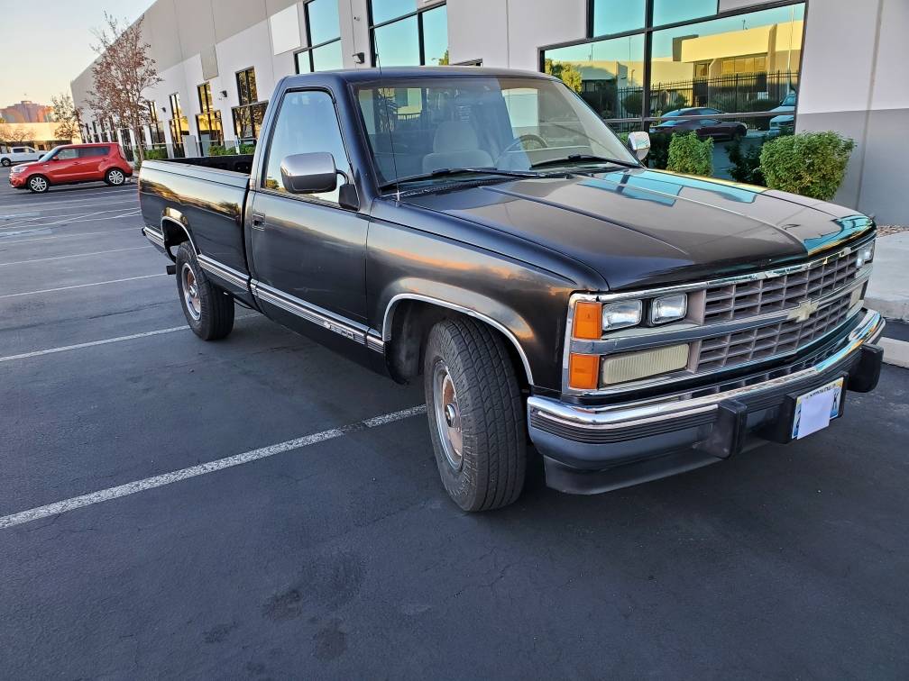 Chevrolet-silverado-c2500-1988-black-2